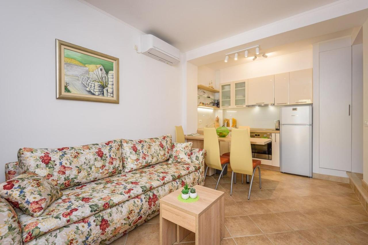 Apartment Jadranka With Sea View In Rogotin Екстериор снимка