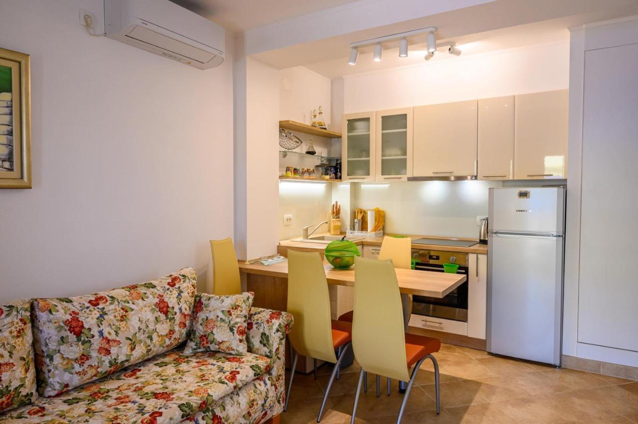 Apartment Jadranka With Sea View In Rogotin Екстериор снимка