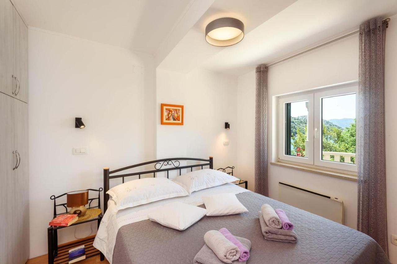 Apartment Jadranka With Sea View In Rogotin Екстериор снимка