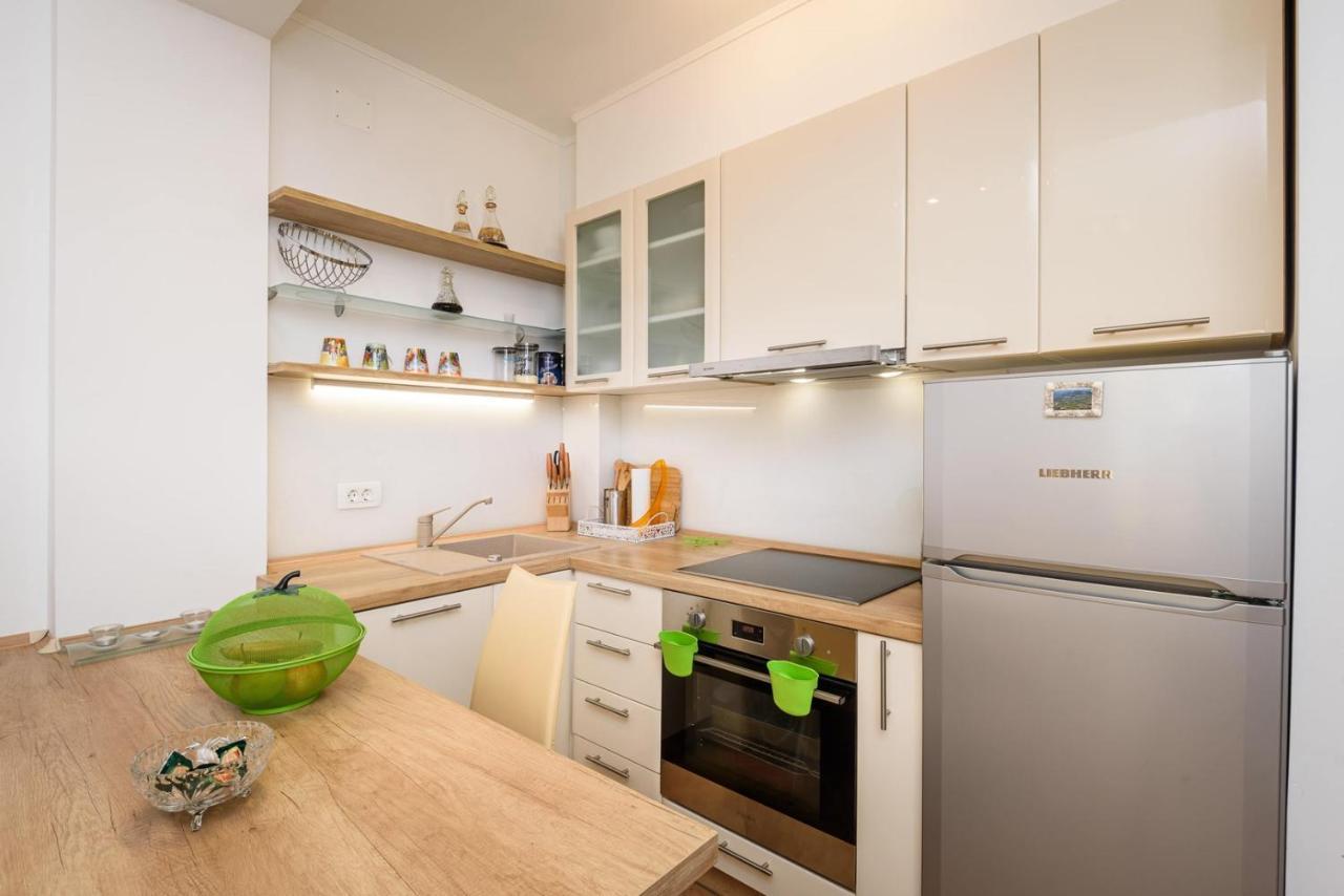 Apartment Jadranka With Sea View In Rogotin Екстериор снимка