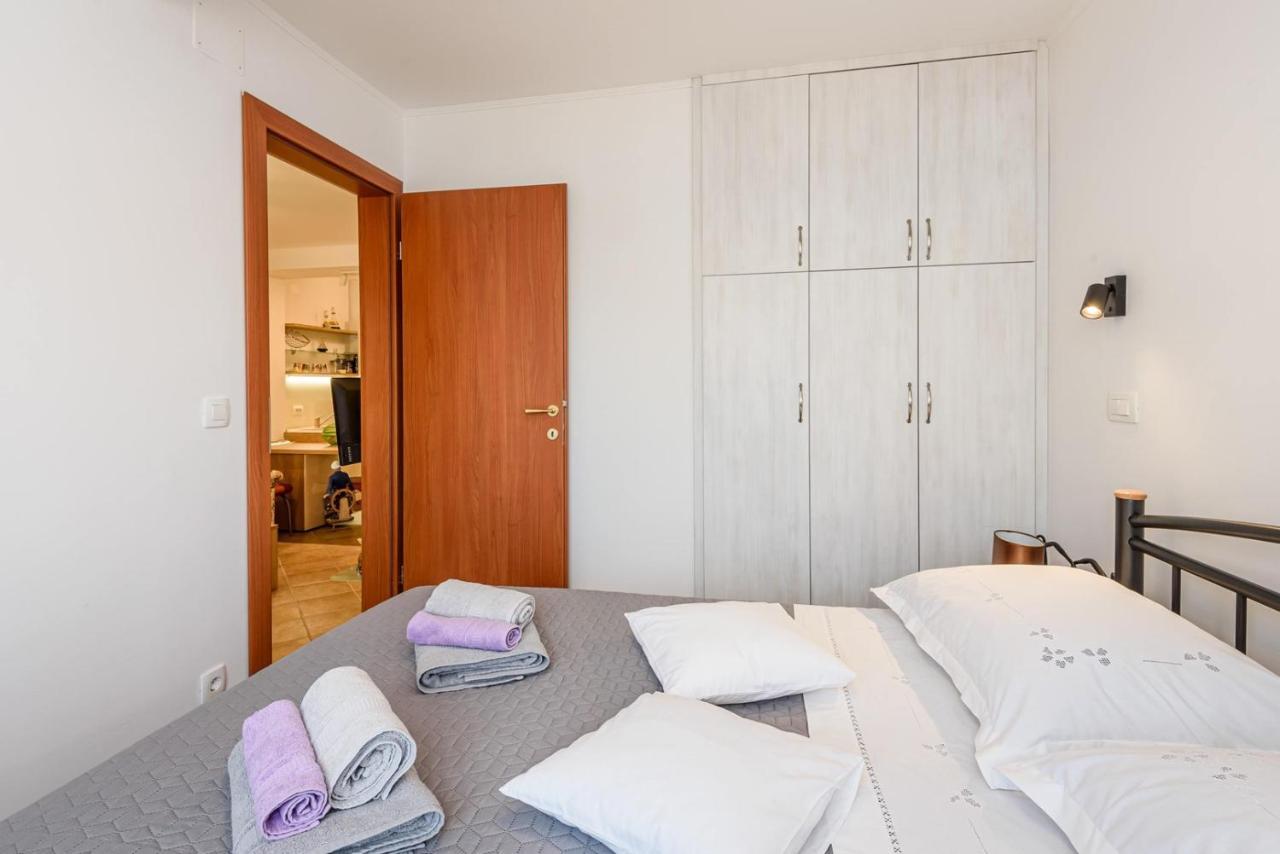 Apartment Jadranka With Sea View In Rogotin Екстериор снимка