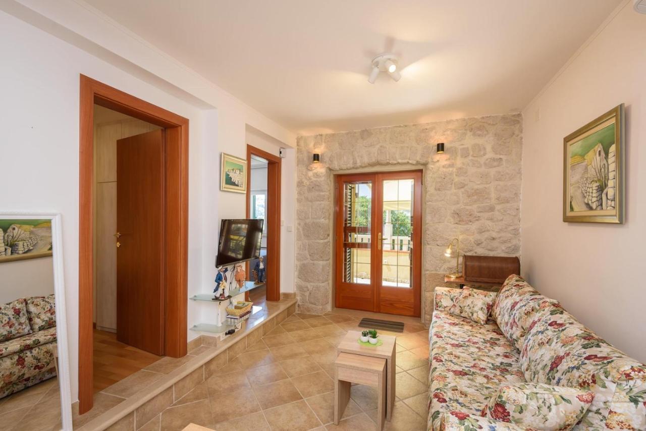 Apartment Jadranka With Sea View In Rogotin Екстериор снимка