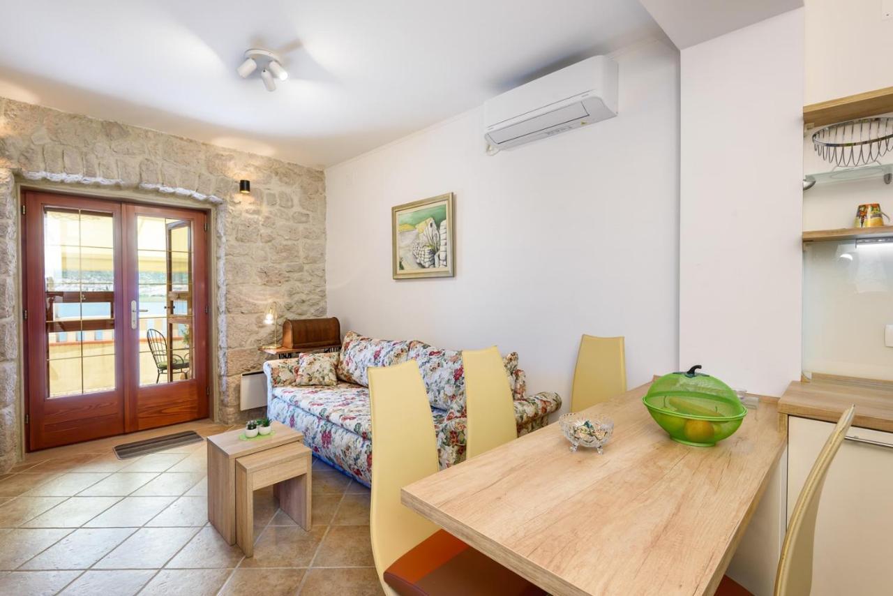 Apartment Jadranka With Sea View In Rogotin Екстериор снимка